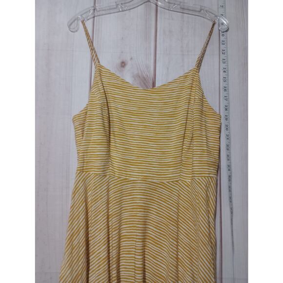 Old Navy Dress Womens Large Yellow White Striped Smocked Sundress Summer Pockets - Picture 2 of 8